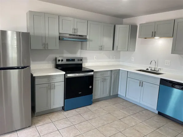 909 University Blvd #905, Galveston, TX 77550