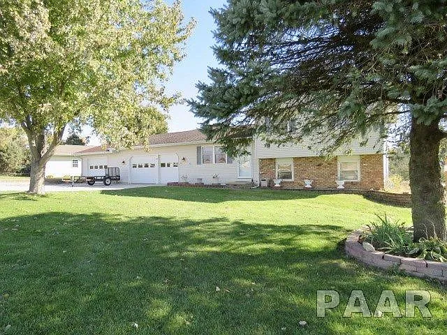 219 Dennis Dr photo 1