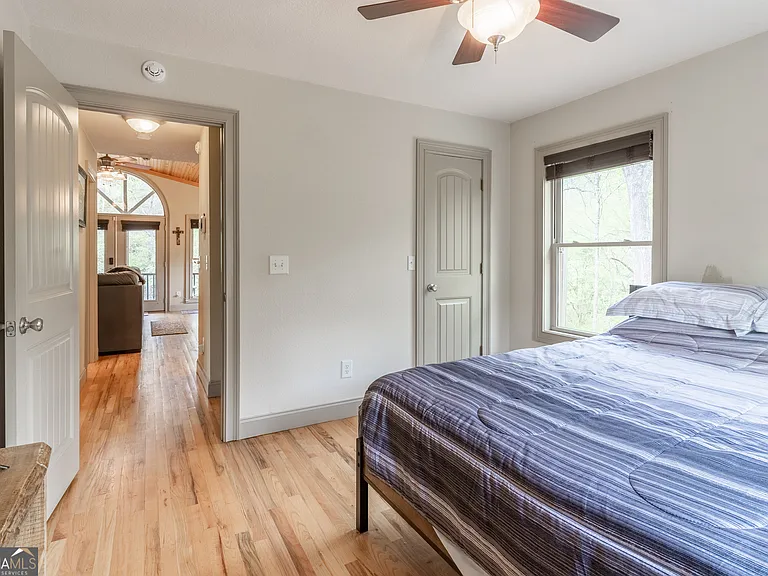 597 Meadow Brook Ln — Photo 24