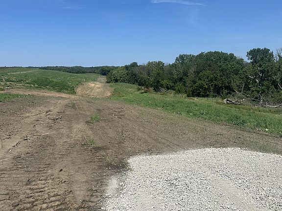 3rd image of 25360 Pathfield Rd