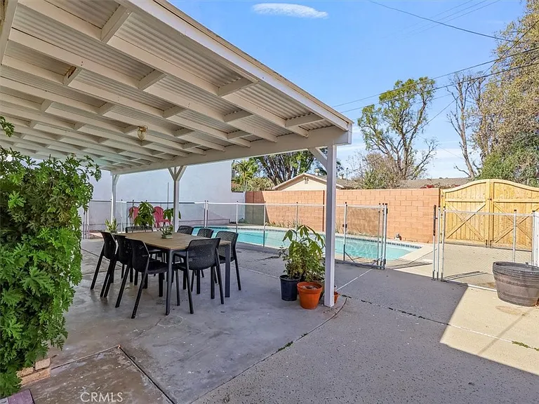 24033 Welby Way — Photo 23