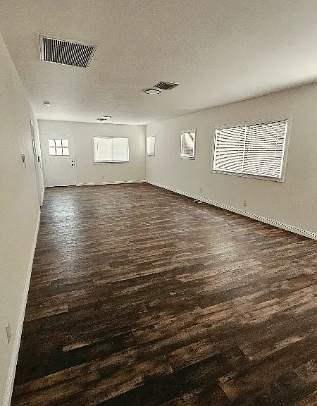 2640 Roseview Ave — Photo 1