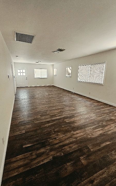 1st image of 2640 Roseview Ave