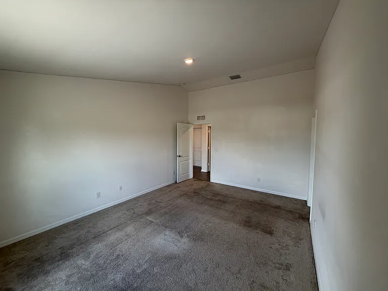 2019 NW 16th Pl — Photo 17