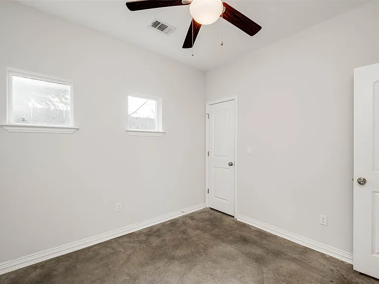 811 Gunter St #B — Photo 13