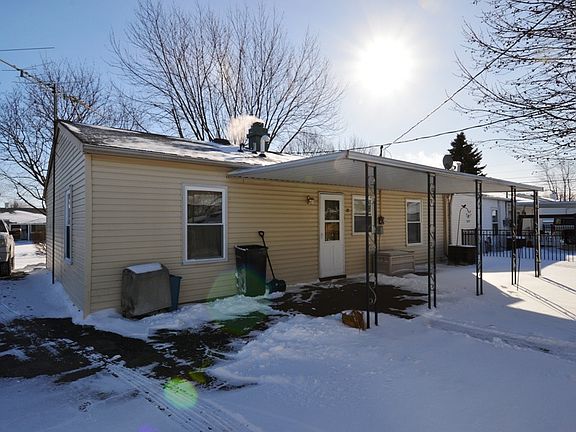 4th image of 450 Center Dr