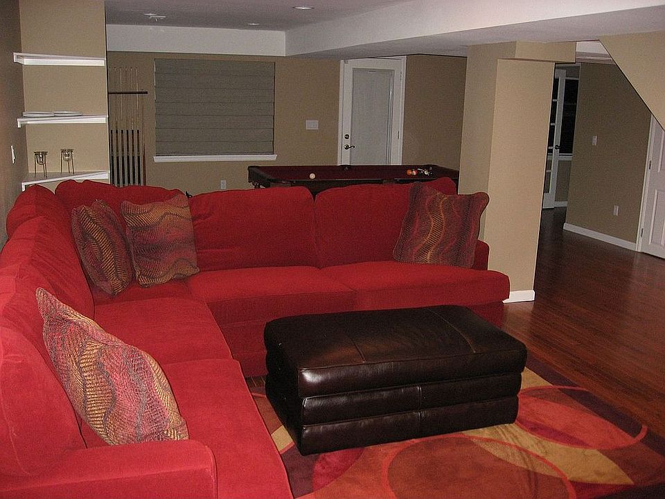 Walk Out Basement, Also Has 2 Bedrooms