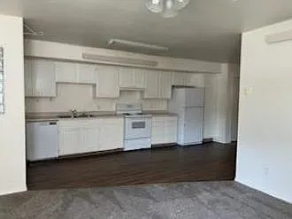 2258 Hansen Dr — Photo 4