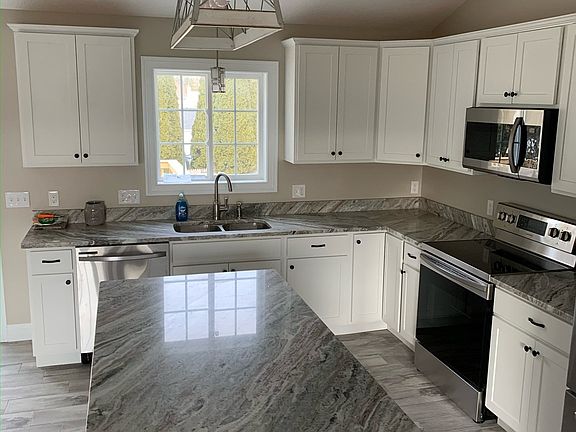 3rd image of 86 Beaumont Ave