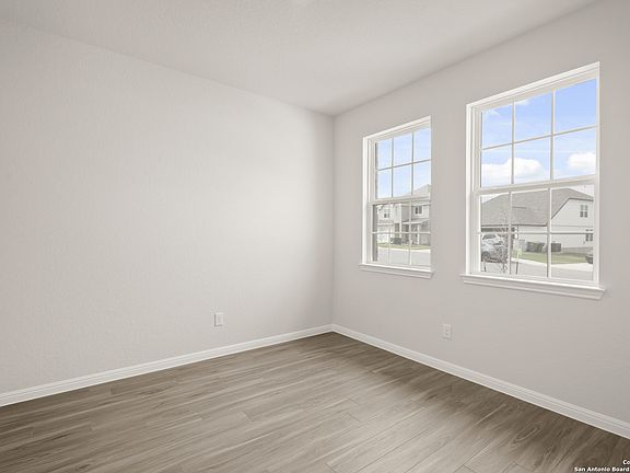3rd image of 7622 Jacksboro Drive