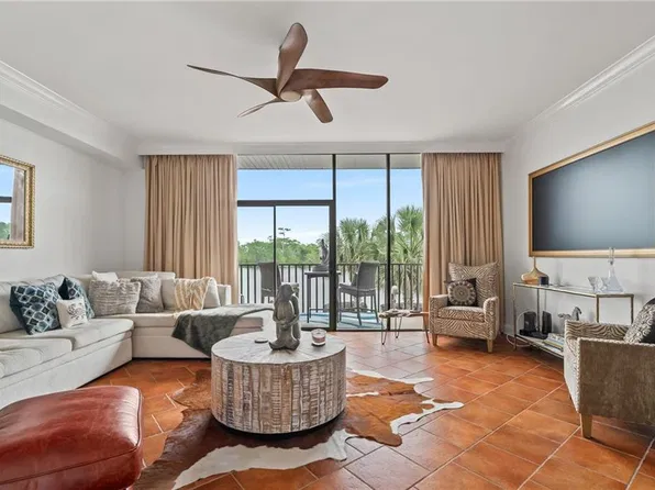 127 Highway 22 E APT N8, Madisonville, LA 70447