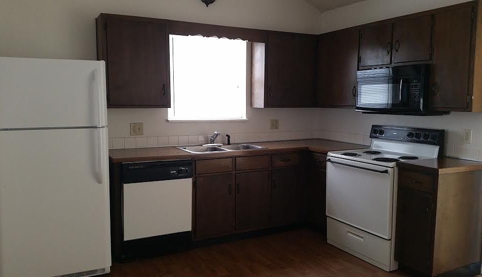 2nd image of 4203 NW Cardiff Dr