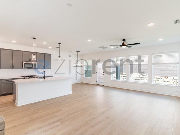 1016 Brickell Loop #B