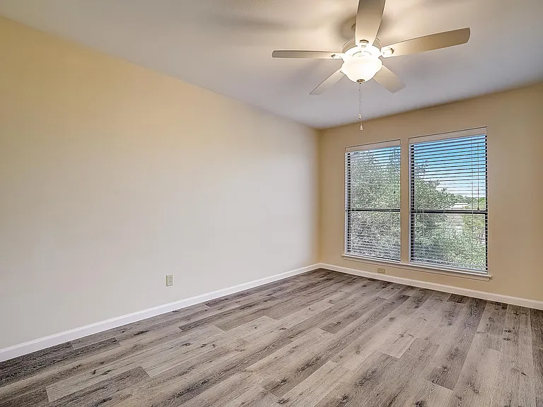 Rockwood Apartments — Photo 42