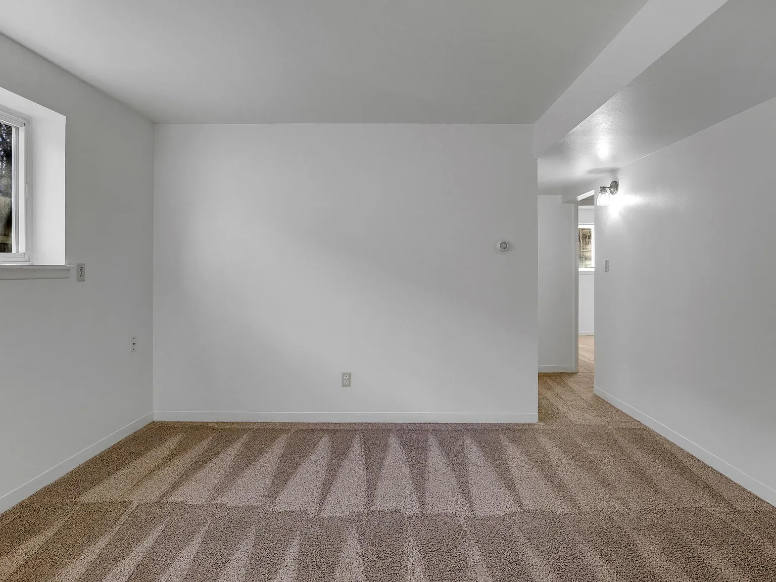2 bed, 1047 sqft, $1,500 — Photo 4