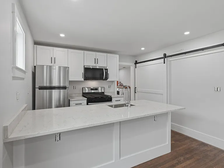 18 Ronan St #2 — Photo 1