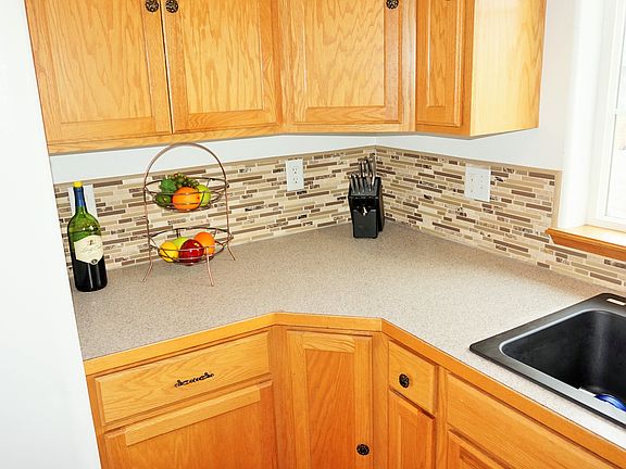 5th image of 423 E Norma Lee Ave