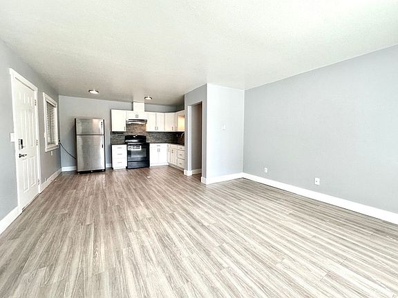 5th image of 13555 SW Jenkins Rd #26