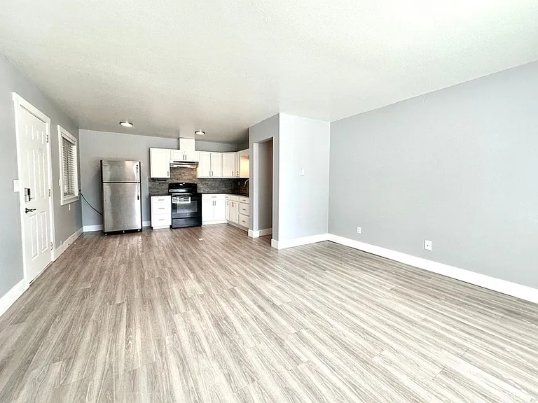 J3 Apartments — Photo 36