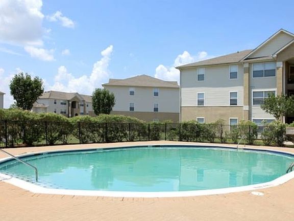 Sparkling Swimming Pool