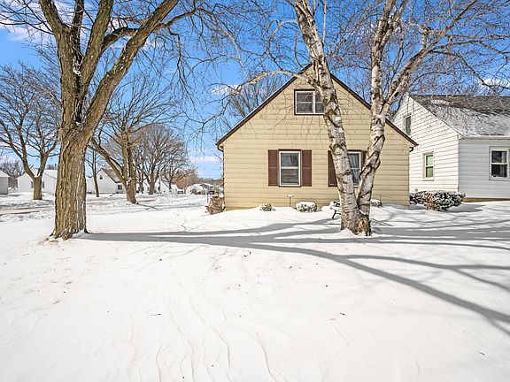 4th image of 723 Tilden St