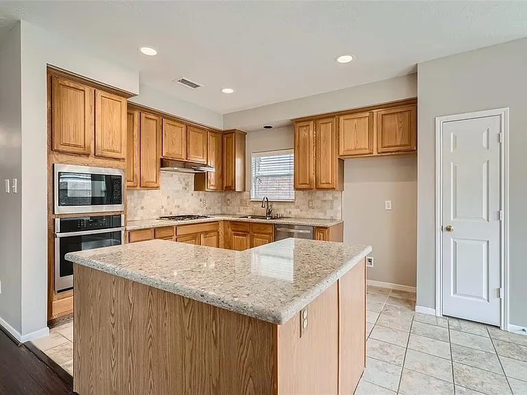 3810 Breaker Ct — Photo 11