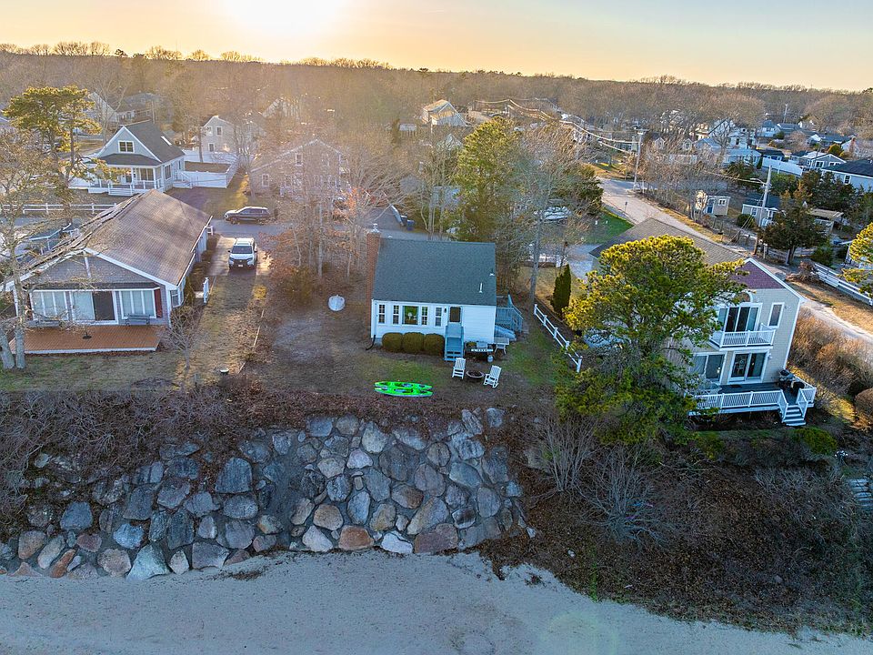 1st image of 242 Edgewater Drive E