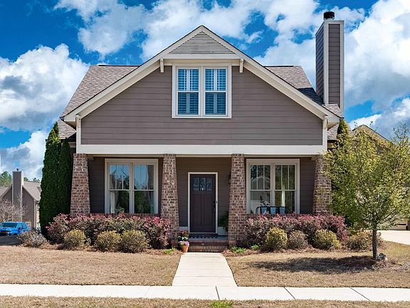 2nd image of 431 Sherwood Cir