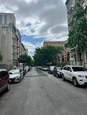 Rented by EastMount Realty LLC | media 8