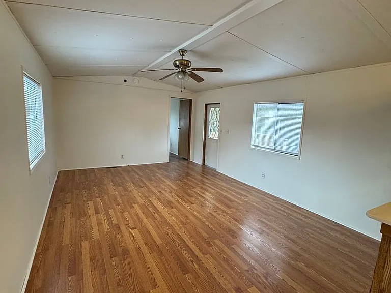 91 NE Darrell Ave — Photo 3