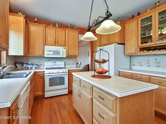 5th image of 18153 Elmore Ct