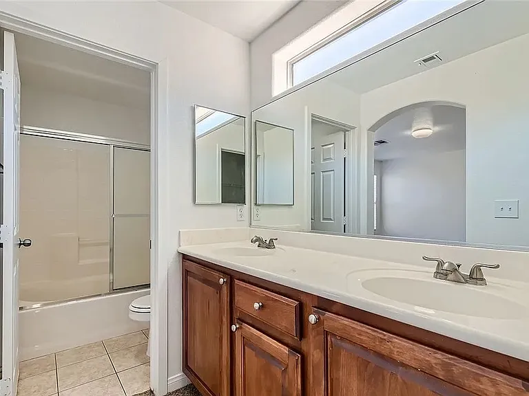 5849 Old English Ct — Photo 27