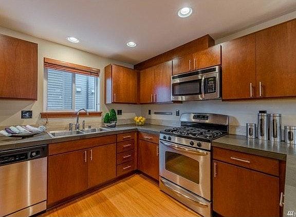 Great kitchen!