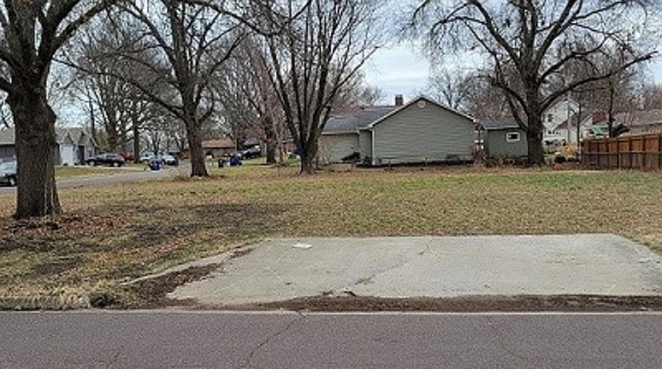 1st image of 2701 Wing Ave