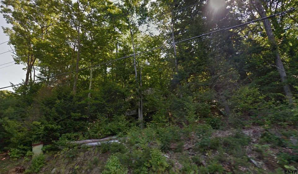 2nd image of 898 E River Dr