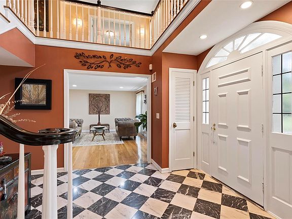 4th image of 343 Pebble Valley Dr