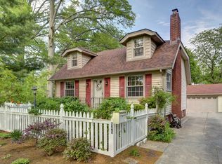 545 Elmwood Rd, Bay Village, OH 44140