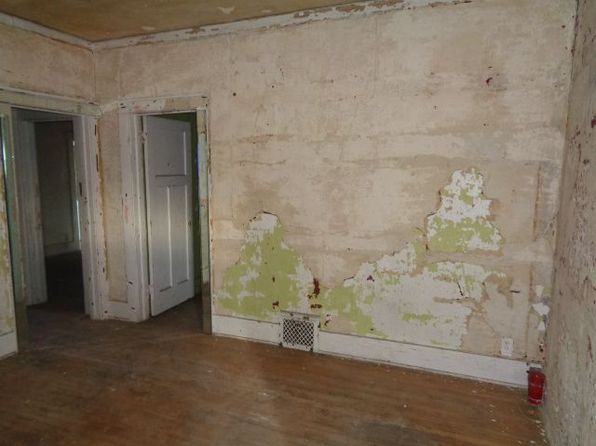 detroit-michigan-88436875 picture