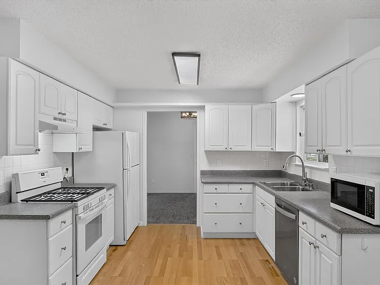 2120 Daintree Ave — Photo 10