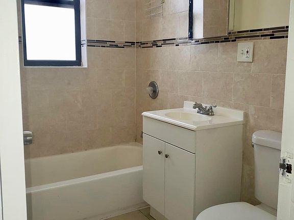 5th image of 241 S Arlington Ave APT 408