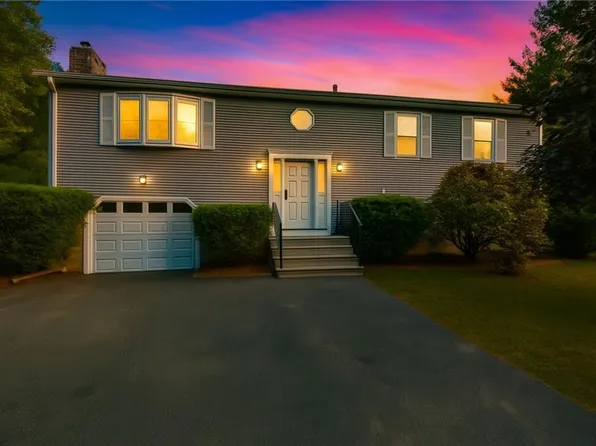 34 Winsor Ave, Johnston, RI 02919