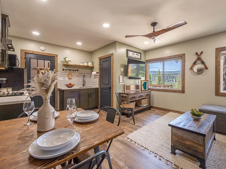 12948 Sierra Dr E — Photo 2
