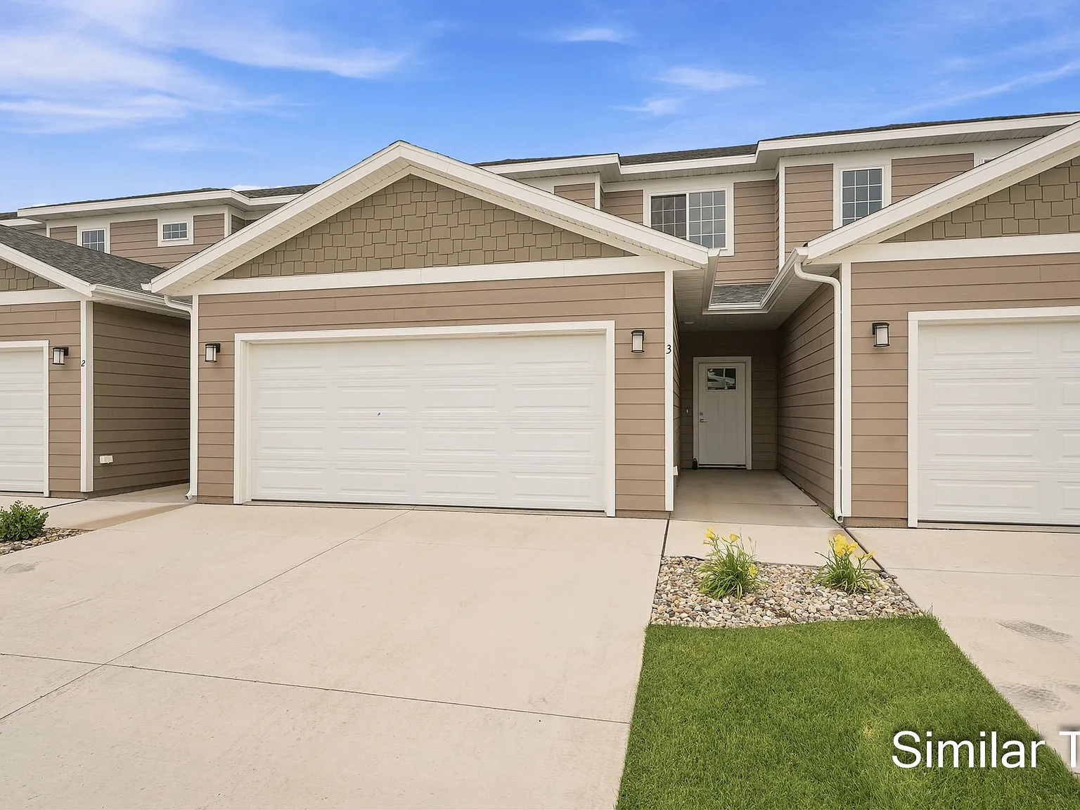 3 bed, 2.5 bath, 1465 sqft, $2,000 — Photo 2