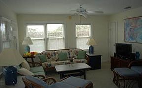 5th image of 3730 S Fletcher Ave