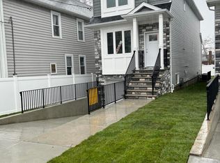 76 Hooker Pl, Staten Island, NY 10302