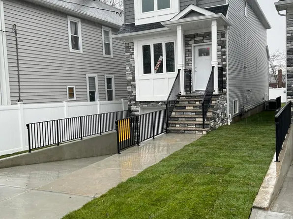 76 Hooker Pl, Staten Island, NY 10302