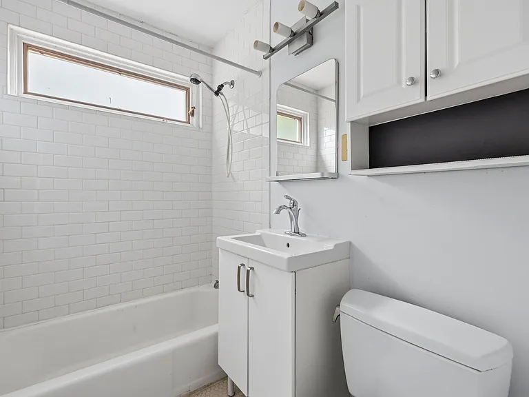 4595 Macarthur Blvd NW #4 — Photo 23