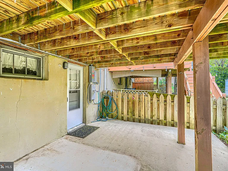 372 Old Trail Rd — Photo 42