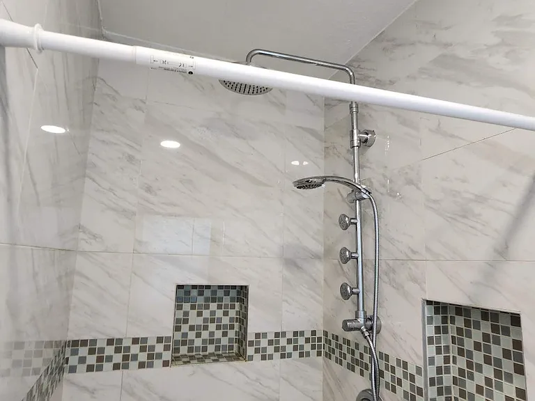 549 La Gorce Dr — Photo 31
