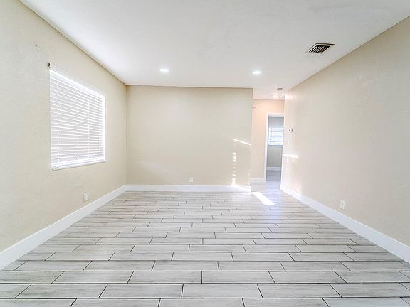 5th image of 1786 Lauderdale Manor Drive